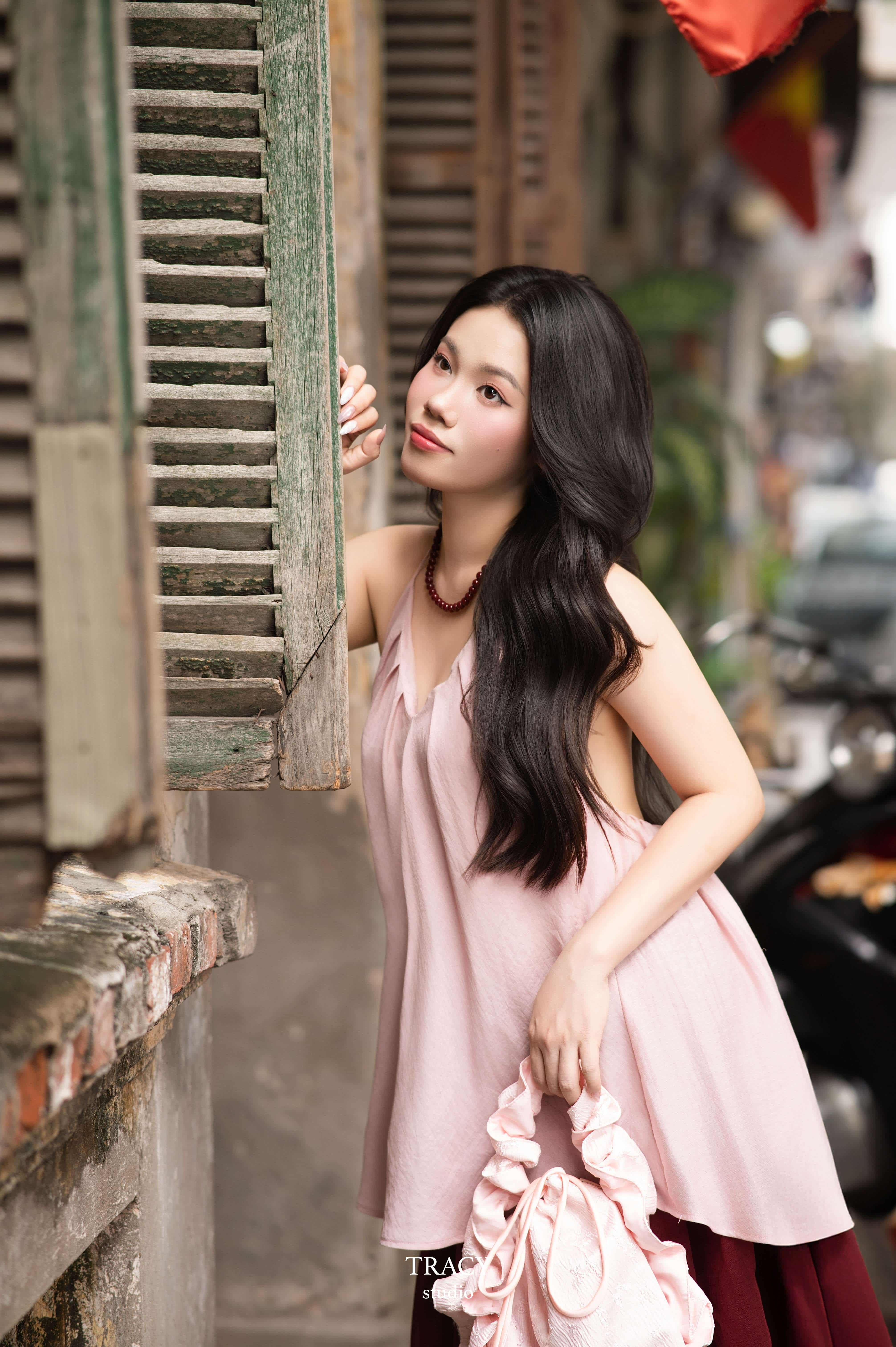 frontend/img/gallery/anh-tet-yem-ao-dai/tracy-studio-chup-ao-yem-kha-nhien (10).jpg